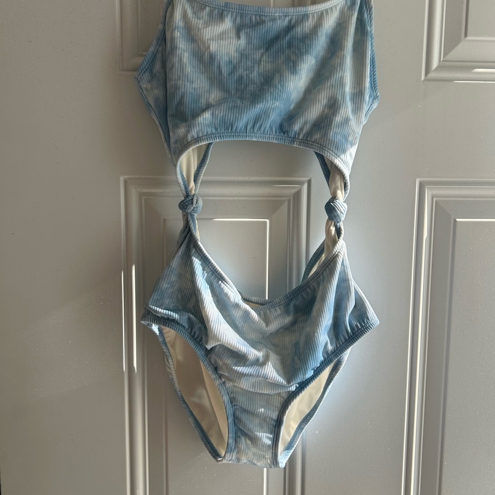 Art Class Light Blue and White Tied-Dyed Ribbed Bathing Suit
